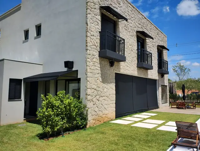 Toldo instalado por equipe própria em Sorocaba